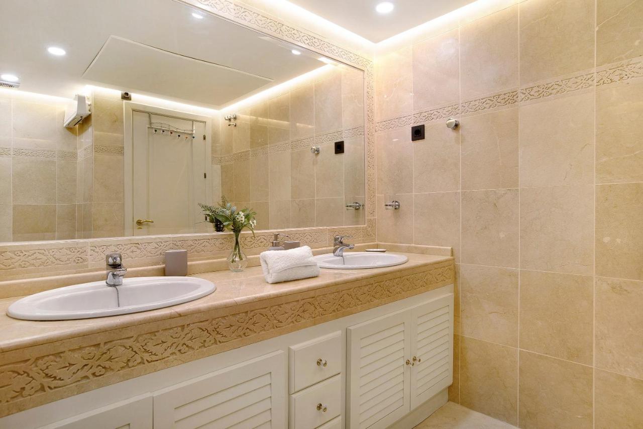 Luxury In Puerto Marina Apartment Benalmádena Exterior photo