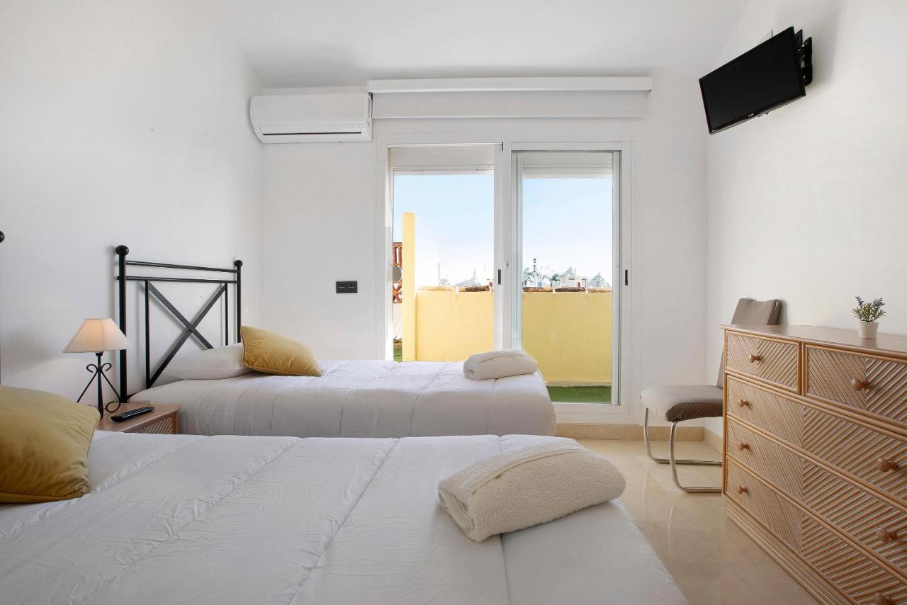 Luxury In Puerto Marina Apartment Benalmádena Exterior photo