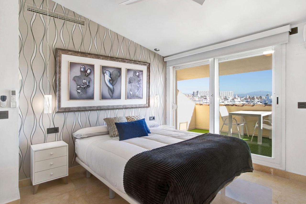 Luxury In Puerto Marina Apartment Benalmádena Exterior photo